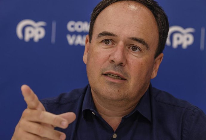 Archivo - El portavoz del PPCV y miembro del comité ejecutivo nacional del PP, Juanfran Pérez, durante una entrevista para Europa Press