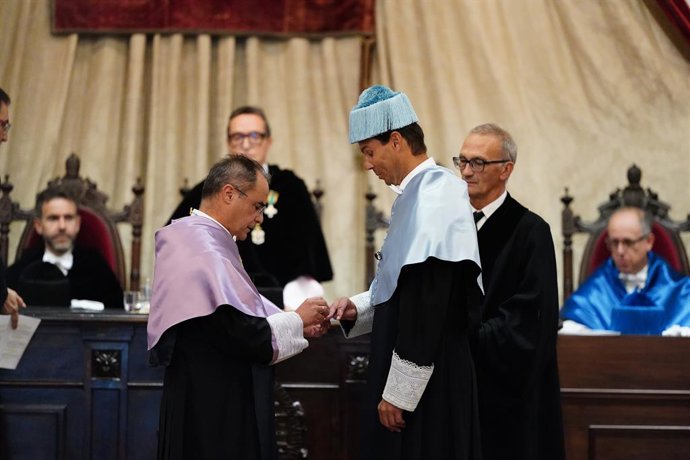 El tenista Rafael Nadal durante la ceremonia de su investidura como doctor ‘honoris causa’ por la Universidad de Salamanca, a 3 de octubre de 2025, en Salamanca, Castilla y León (España). Los logros deportivos, unidos a sus valores humanos como "la discip