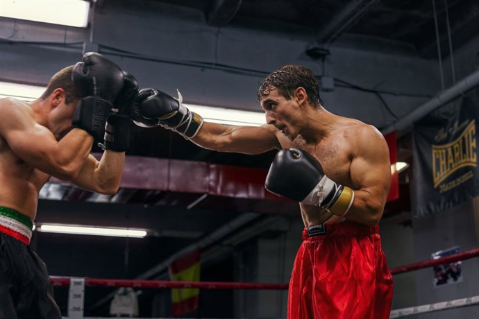 Primer vistazo a Miguel Herrán como el potro de Vallecas en la nueva película de Netflix, que comienza su rodaje