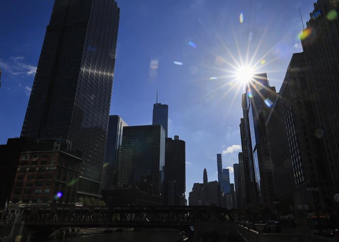 Archivo - CHICAGO, 2 de maio de 2024 -- Esta foto tirada em 1º de maio de 2024 mostra o horizonte da cidade de Chicago, nos Estados Unidos.