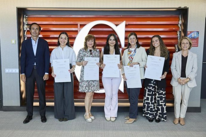 La Cátedra Generali–CEU de Diversidad, Inclusión e Igualdad de Oportunidades ante el empleo concede tres becas de 10.000 € para estudios de postgrado.