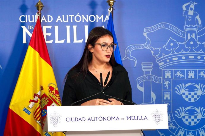 La consejera de Políticas Sociales de Melilla, Randa Mohamed (PP), en rueda de prensa