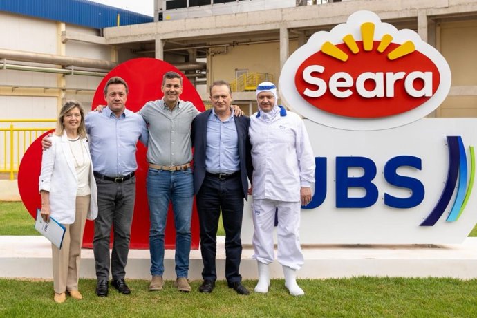 La brasileña JBS invierte 114 millones en una nueva planta avícola en Paraguay.