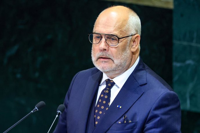 EUA, NOVA YORK Cidade de Nova York - 24 de setembro de 2025: O presidente da Estônia, Alar Karis, fala em uma reunião durante a 80ª sessão da Assembleia Geral da ONU
