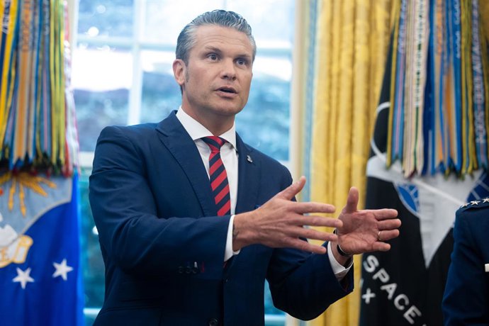 5 de setembro de 2025, Washington, Distrito de Columbia, EUA: O Secretário de Guerra dos Estados Unidos, Pete Hegseth, fala após o presidente dos EUA, Donald J. Trump, assinar uma ordem executiva para que o Departamento de Defesa dos EUA seja renomeado pa