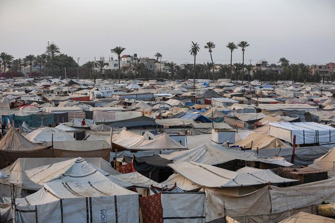 October 3, 2025, Deir Al-Balah, Gaza Strip, Palestinian Territory: Scenes of Palestinian displaced persons camps in the Al-Barakah area, an area designated by Israel as a safe zone, in Deir al-Balah, southern Gaza Strip, on October 3, 2025