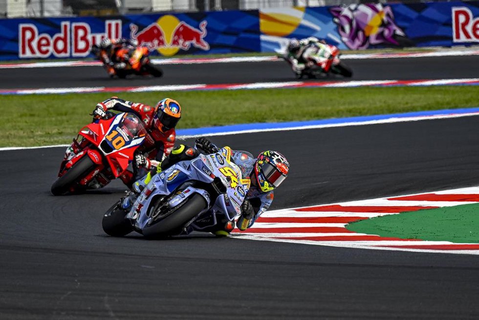 Fermín Aldeguer ante Luca Marini