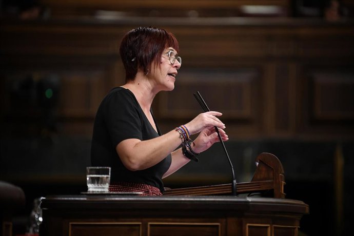 La diputada del Grupo Mixto Águeda Micó durante una sesión plenaria