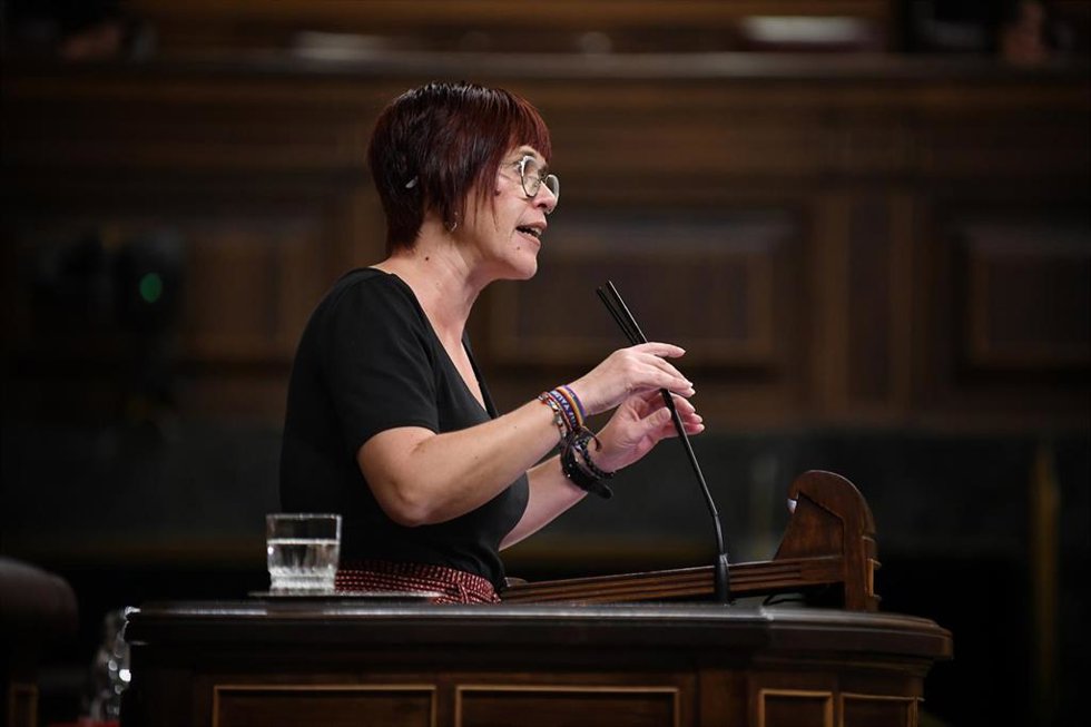La diputada del Grupo Mixto Águeda Micó durante una sesión plenaria