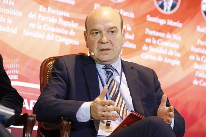 El diputado de Vox en las Cortes de Aragón Santiago Morón durante su intervención en la la decimosexta edición del Encuentro Global de Parlamentarios de Sanidad que se celebra en Segovia.