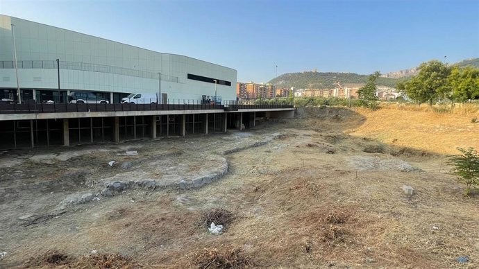 Archivo - El Conservatorio Superior de Música con los restos arqueológicos en primer plano.
