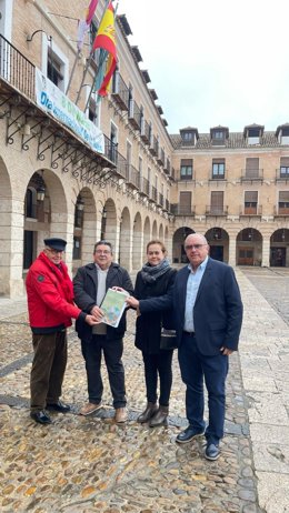Los alcaldes de Noblejas, Agustín Jiménez Crespo; Ocaña, Eduardo Jiménez Barroso;  Santa Cruz de la Zarza, José Antonio Valencia, y Villarrubia de Santiago, Conchi Monzón.