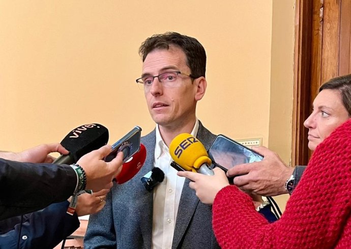 Archivo - El portavoz del Grupo Municipal Socialista en el Ayuntamiento de Valladolid, Pedro Herrero.