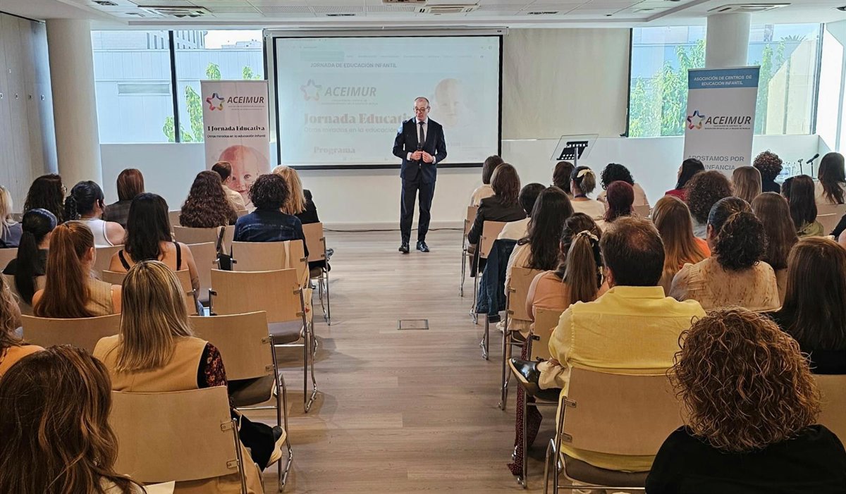 La jornada  Otras miradas en la educación infantil  reúne este sábado a más de un centenar de profesionales