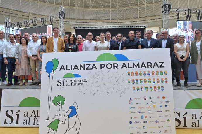 A presidente da Junta de Extremadura, María Guardiola, foi uma das signatárias do manifesto "Alianza por Almaraz" para exigir a continuidade da usina após 2027.