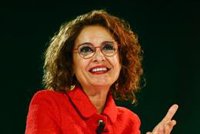 Montero afirma que "no vamos a consentir" que "nos quiten" el "orgullo" de la sanidad pública: "Nos jugamos la vida"