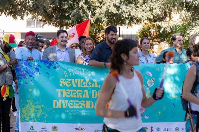 El Ayuntamiento de Sevilla, junto a la Fundación Tres Culturas, ha celebrado este sábado la II edición del Festival 'Sevilla, Tierra de Diversidad'.