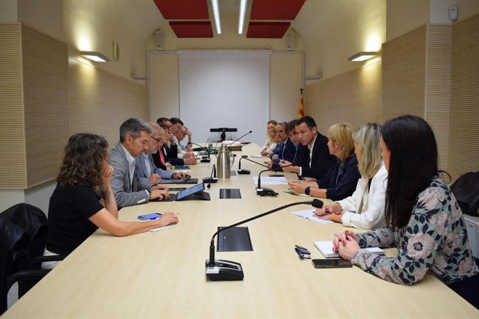 Ordeig presideix la reunón del comitè de crisi