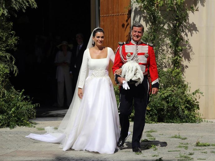 BÁRBARA MIRJAN Y CAYETANO MARTÍNEZ DE IRUJO TRAS SU 'SÍ, QUIERO'