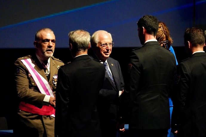 Imbroda (PP)  en los últimos actos del patrón de la Policía Nacional en Melilla.