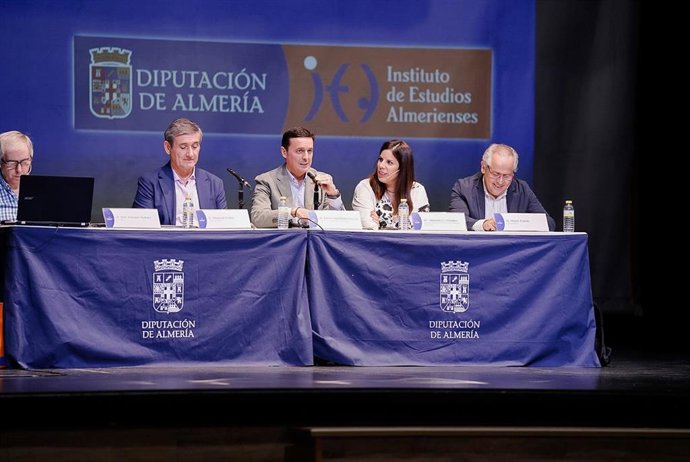 El Instituto de Estudios Almerienses celebra en Adra su sesión ordinaria.