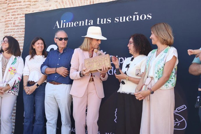 La infanta doña Elena presente en la Caravana de Alimentos de Segovia en su séptima Feria del Garbanzo en Labajos