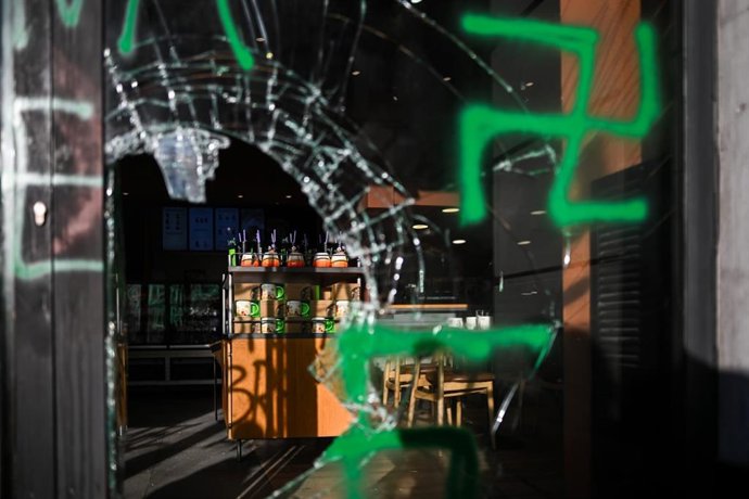 Una destrossa en el Starbucks de la Via Laietana