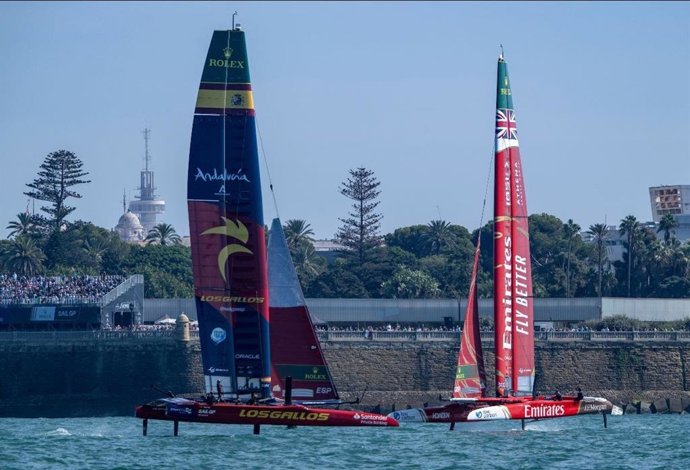 España tendrá que remontar en el SailGP de Cádiz después de un primer día de altibajos