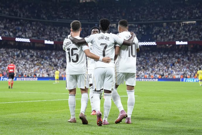 Vinicius Junior, do Real Madrid CF, comemora um gol durante a partida de futebol da Liga Espanhola, LaLiga EA Sports, disputada entre Real Madrid e Villarreal CF no estádio Santiago Bernabeu em 4 de outubro de 2025, em Madri, Espanha.