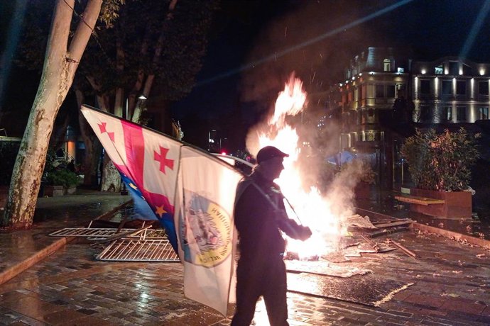 GEORGIA, TBILISI - OCTOBER 4, 2025: Opposition activists set fire near the residence of the President of Georgia calling for the peaceful overthrow of power on the day of municipal elections in Georgia
