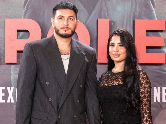 Archivo - Omar Montes y Lola Romero durante el estreno de la película "Napoleón" en el Museo del Prado, a 20 de noviembre de 2023, en Madrid (España).