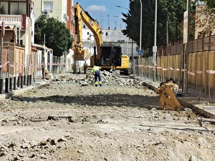 Obras de mejora en calles de Sevilla impulsadas por el Ayuntamiento hispalense.