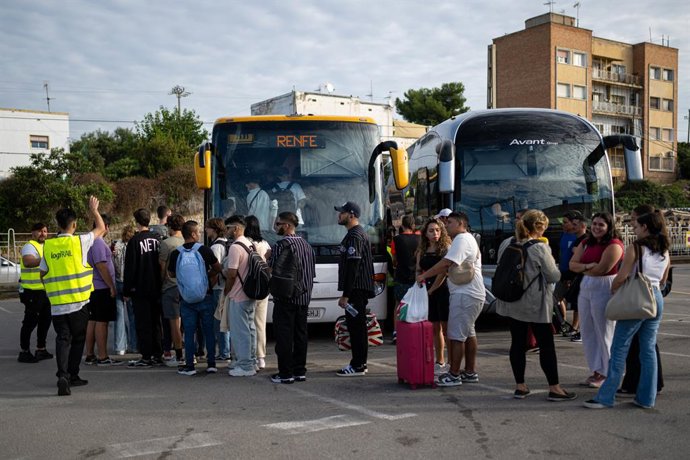 Archivo - Arxivo - Els busos que va utilitzar Renfe durant el tall ferroviari del sud de la xarxa de Rodalies