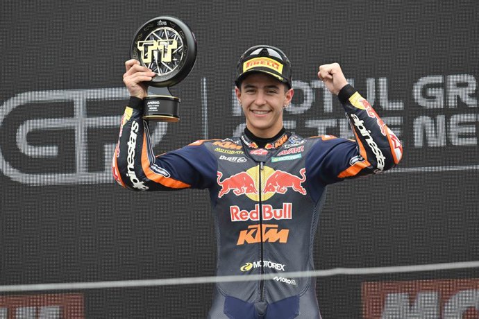 Archivo - RUEDA José Antonio (spa), Red Bull KTM Ajo, portrait celebrates his victory during the 2025 Moto3 Motul Grand Prix of the Netherlands, Netherlands GP, on the TT Circuit Assen, from June 27 to 29, in Netherlands - Photo Studio Milagro / DPPI