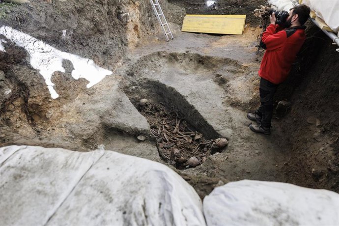 Archivo - Detalle de una fosa del Barranco de Víznar. Archivo.