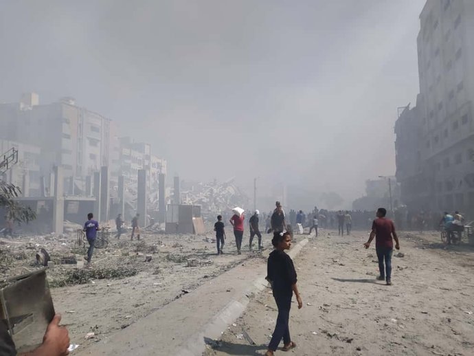 22 de setembro de 2025, Gaza, Palestina: Aviões israelenses bombardearam os edifícios Medical Relief e Shawa Family no centro da cidade de Gaza. 22 de setembro de 2025, Gaza, Palestina: Aeronaves israelenses bombardearam os prédios da Medical Relief e da 