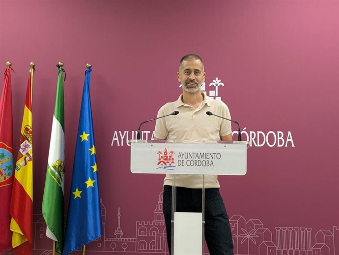 Archivo -  El concejal socialista en el Ayuntamiento de Córdoba Ángel Ortiz en una imagen de archivo 
