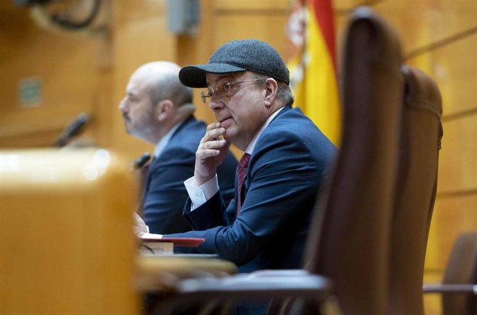 Archivo - (Foto de ARCHIVO)  El vicepresidente segundo del Senado, Guillermo Fernández Vara, durante una sesión plenaria en el Senado, a 25 de enero de 2024, en Madrid (España). La reforma del artículo 49 de la Constitución, referido a las personas con di