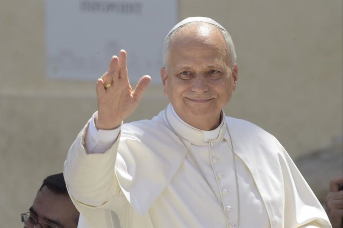 El Papa León XIV durante la canonización de Carlo Acutis, en la Plaza de San Pedro del Vaticano, a 7 de septiembre de 2025, en Roma (Italia). El Papa León XIV canoniza a Carlos Acutis, el conocido como ‘influencer’ de Dios y que se convierte en el primer 