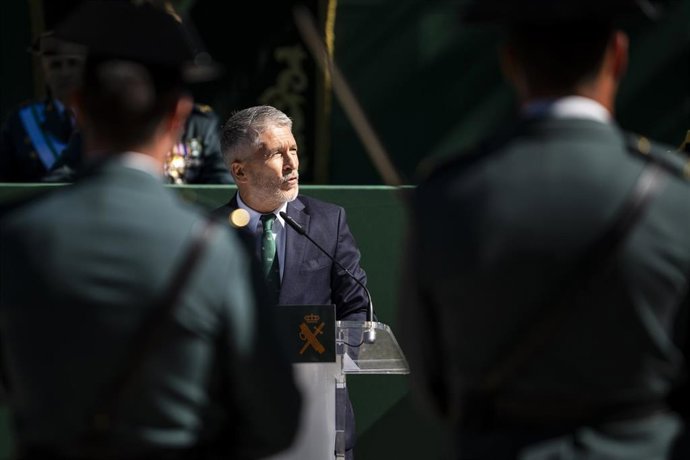 El ministro del Interior, Fernando Grande-Marlaska, preside el acto central de celebración de la festividad de la Virgen del Pilar, Patrona de la Guardia Civil, a 5 de octubre de 2025, en Cuenca, Castilla-La Mancha (España). La ceremonia cuenta con una so