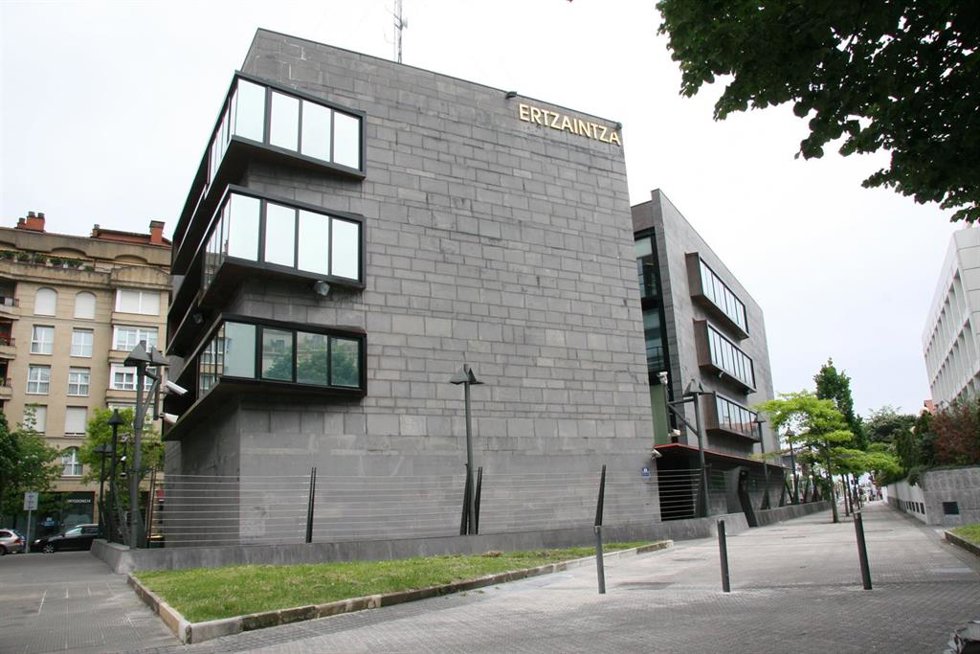 Comisría de la Ertzaintza en Ondarreta