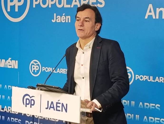 El portavoz del grupo 'popular' del Ayuntamiento de Jaén, Agustín González.