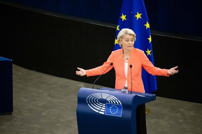 Archivo - 15 September 2021, France, Strasbourg: President of the European Commission Ursula von der Leyen delivers a speech during a plenary session at the European Parliament. Photo: Philipp von Ditfurth/dpa