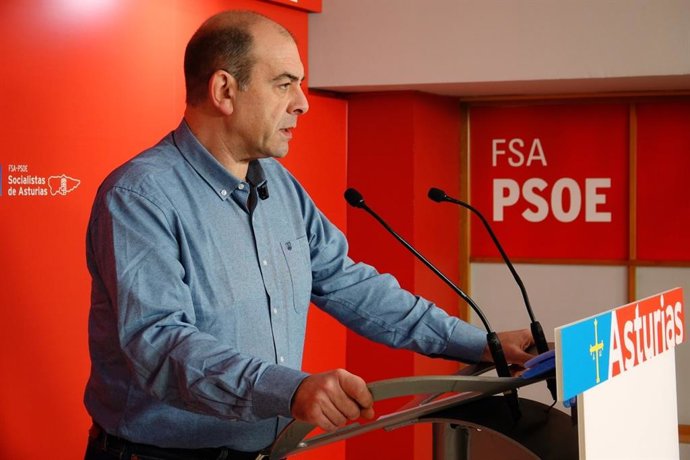 Archivo - El secretario de organización de la FSA-PSOE, Luis Ramón Fernández Huerga.