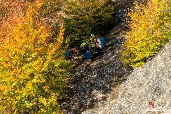 El Grupo de Rescate y Salvamento de la Junta de CyL en Cármenes(León)
