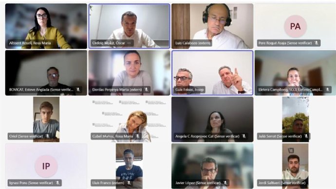 El conseller Òscar Ordeig durante la reunión con el sector del vacuno y el grupo de trabajo del Govern sobre la Dermatosis Nodular Contagiosa (DNC)