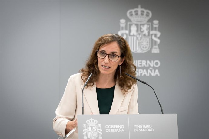 A Ministra da Saúde, Mónica García, apresenta o estudo das informações correspondentes às interrupções voluntárias da gravidez realizadas na Espanha durante o ano de 2024, a partir de 1º de outubro de 2025, em Madri (Espanha).