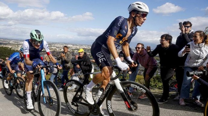 El ciclista español Juan Ayuso concluye en sexta posición el Europeo