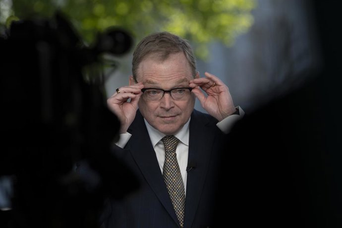 Archivo - April 18, 2025, Washington, District Of Columbia, USA: Kevin A. Hassett, Director, National Economic Council (NEC) speaks to the media at the White House in Washington, DC, April 17, 2025