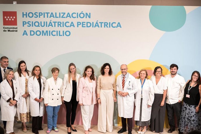 Archivo.-La consejera de Sanidad, Fátima Matute, y la presidenta, Isabel Díaz Ayuso, en la presentación del balance de la Unidad de Hospitalización Pediátrica a Domicilio del Hospital Niño Jesús